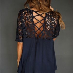 💖 NEW!! 💖NAVY CRISS CROSS BLOUSE 💖